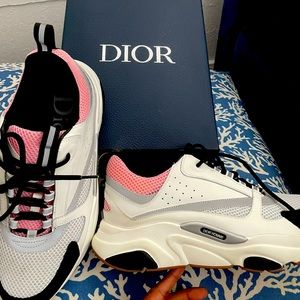 Dior Sneaker BB22